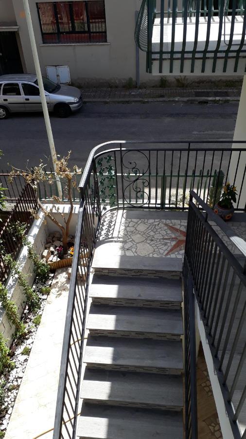 La Rezztella Acomodação com café da manhã Fondi Exterior foto